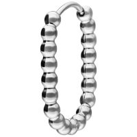 Silberne ovale Bubble Hoops aus Chirurgenstahl auf weißem Hintergrund