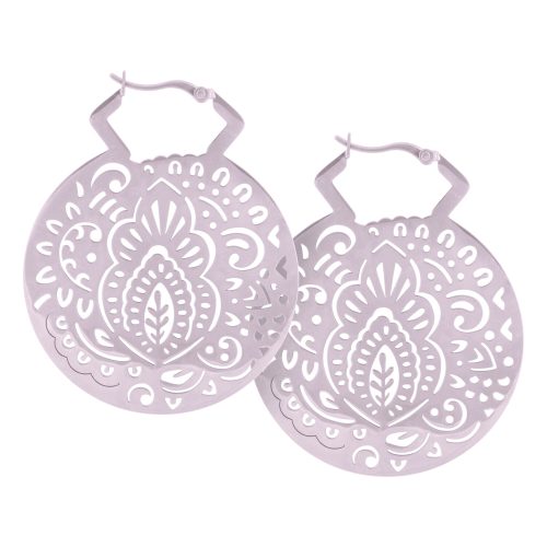 Schwarze und silberne Mehndi Hoops Ohrringe mit filigranem Muster auf weißem Hintergrund