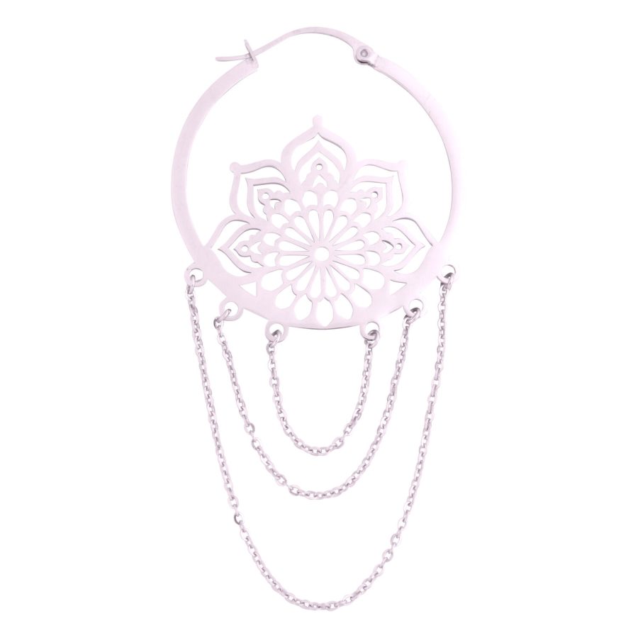 Silberne La Fleur Ohrringe mit Blumendesign und Ketten auf weißem Hintergrund