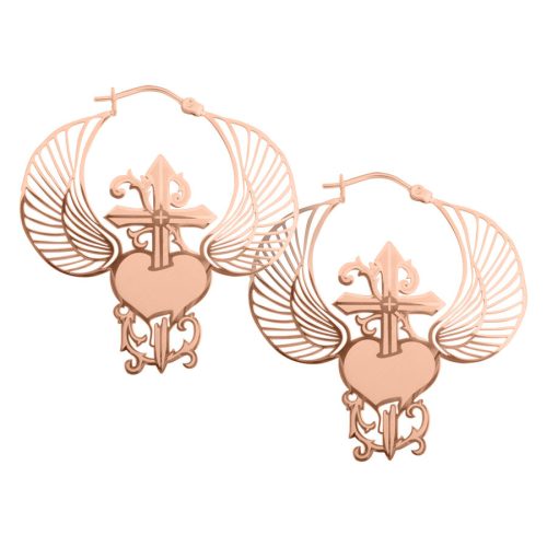 Roségoldene Ohrringe mit Flügeln und Dolchdesign auf weißem Hintergrund