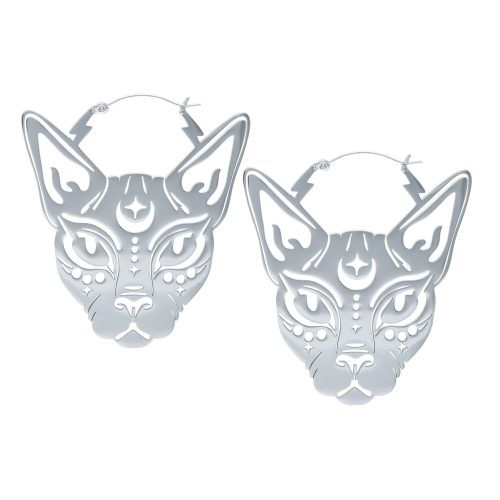 Zwei silberne Sphynx Hoops Ohrringe mit Katzenmotiv auf weißem Hintergrund