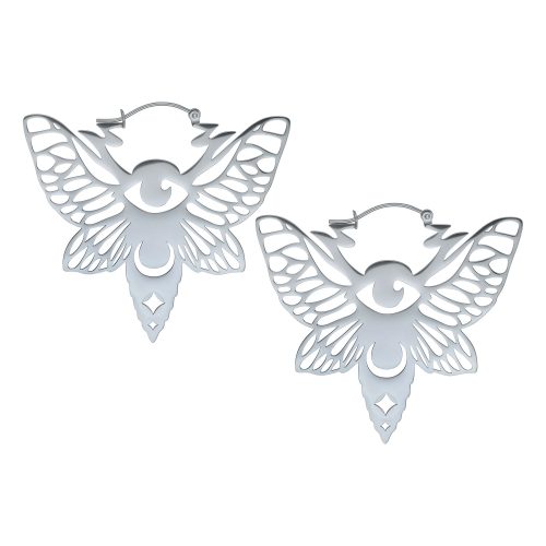 Paar silberne Moth Hoops Ohrringe aus Edelstahl auf weißem Hintergrund