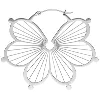 Silberne Flower Hoops Ohrringe aus glänzendem Chirurgenstahl auf weißem Hintergrund