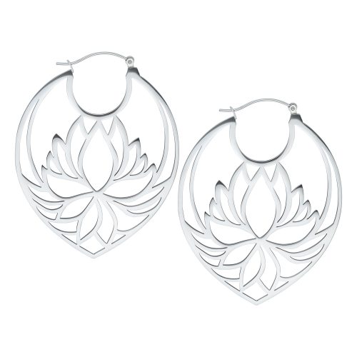 Silberfarbene Lotus Hoops aus Edelstahl mit Klappverschluss auf weißem Hintergrund