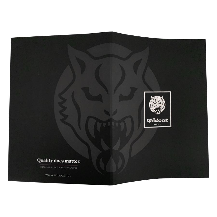 Schwarze DIN A4 Mappe von Wildcat mit prominentem Logo und Schriftzug.