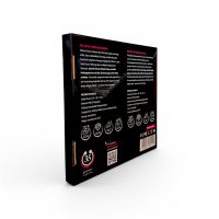 Rückseite einer Wildcat Piercingkissen Verpackung mit Textdetails auf schwarzem Hintergrund.