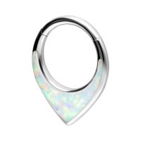 Silberner Septum Clicker aus Titan mit opalisierenden Kristallen auf weißem Hintergrund