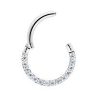 Silberner Pave Set Crystal Clicker mit klaren Kristallen auf weißem Hintergrund
