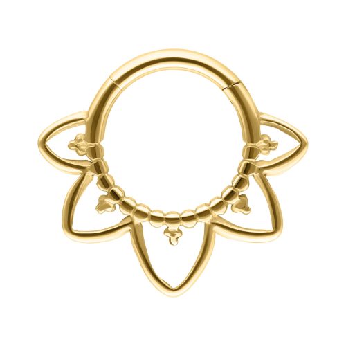 Goldener Septum Clicker aus Titan mit orientalischem Design auf weißem Hintergrund