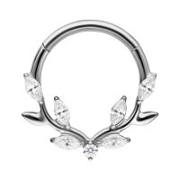 Silberner Septum Clicker mit Kristall-Blatt-Design auf weißem Hintergrund