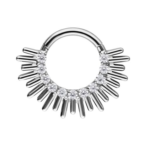 Silberner Septum Clicker aus Titan mit strahlenförmigen Zirkonia auf weißem Hintergrund