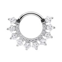 Silberner Septum Clicker mit funkelnden Kristallen auf weißem Hintergrund