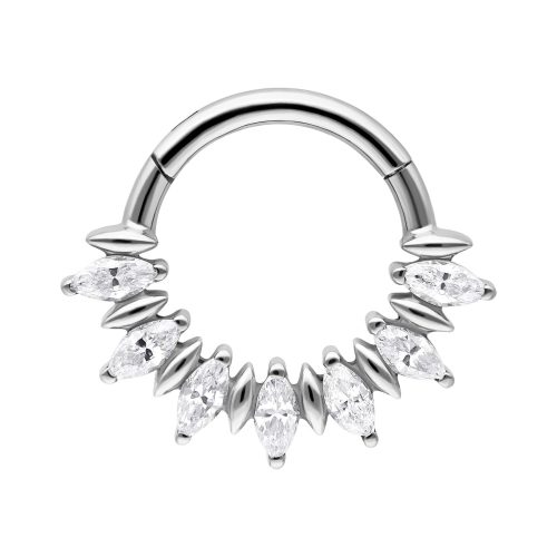 Silberner Septum Clicker mit Marquise-Steinchen auf weißem Hintergrund