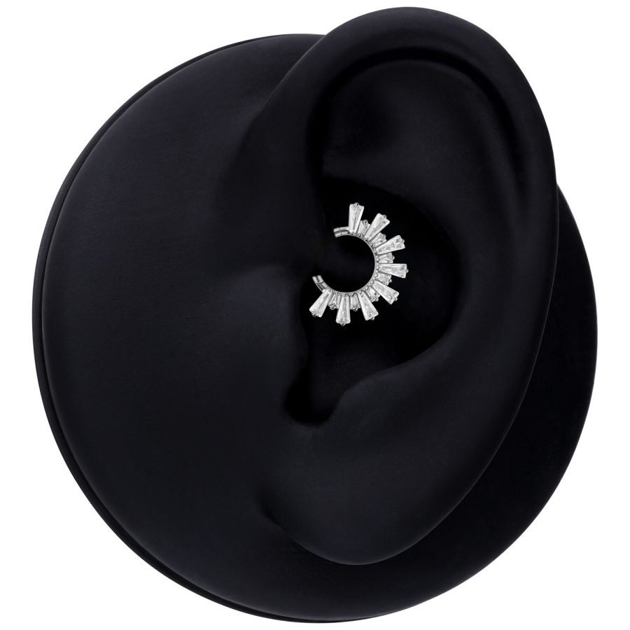 Silberner Kristall Sunray Septum Clicker in schwarzem Ohrmodell
