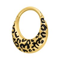 Goldener Septum Clicker mit schwarzem Leopardenmuster auf weißem Hintergrund