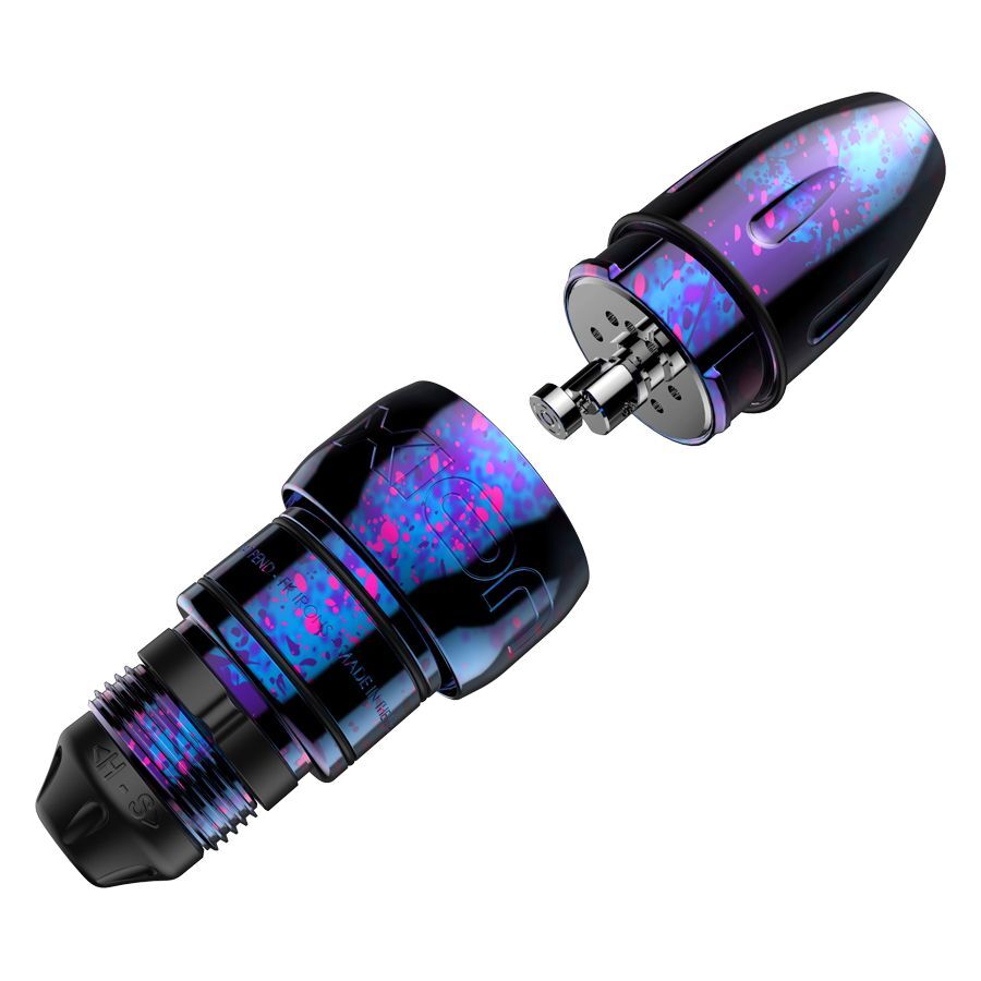 Tattoo Pen in Pink, Blau und Lila auf weißem Hintergrund
