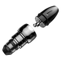 Silberner Xion Pen aus Aluminium mit abgeschraubter Spitze auf weißem Hintergrund