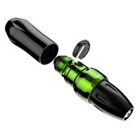 Hellgrüner Xion Pen Kryptonite mit abnehmbarem schwarzen Gehäuse auf weißem Hintergrund
