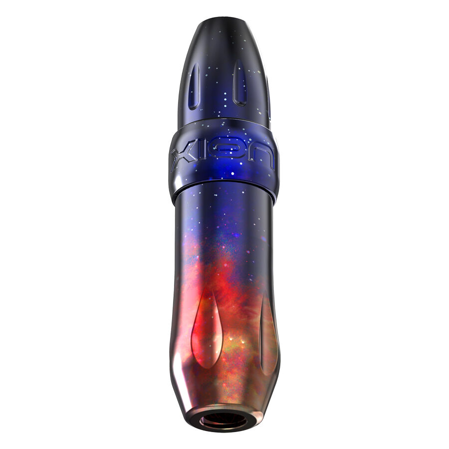 Tattoo Pen in Rot, Orange und Dunkelblau mit Aluminiumfinish auf weißem Hintergrund