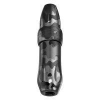 Grauer Xion Pen Urban Camo Tattoomaschine mit Camouflage-Muster auf weißem Hintergrund
