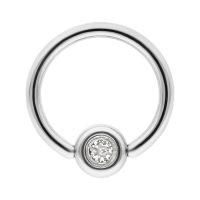 Silberner Titan Clip in Ring mit klarem Kristall auf weißem Hintergrund