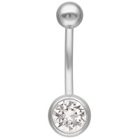 Silbernes Bauchnabelpiercing mit klarem Kristall auf weißem Hintergrund