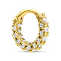 Goldener 18K Piercingring mit klaren Kristallen auf weißem Hintergrund